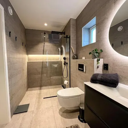 Sjoutsikt, Jacuzzi Og Solfylt * Μπέργκεν