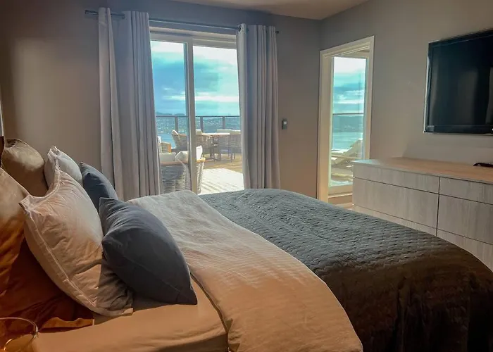 Sjoutsikt, Jacuzzi Og Solfylt