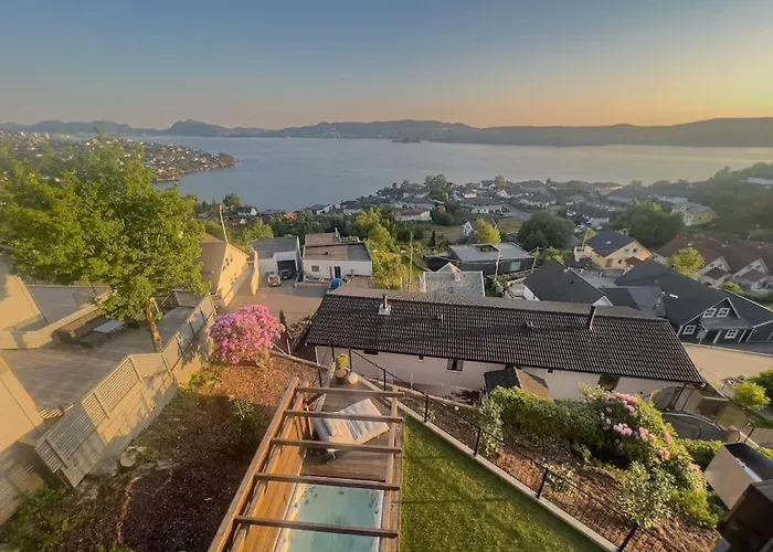 Sjoutsikt, Jacuzzi Og Solfylt 公寓