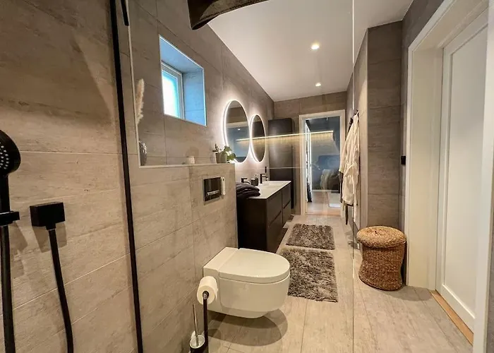 Sjoutsikt, Jacuzzi Og Solfylt 卑爾根