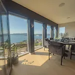 Sjoutsikt, Jacuzzi Og Solfylt Apartmán *