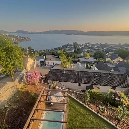 Sjoutsikt, Jacuzzi Og Solfylt Appartement