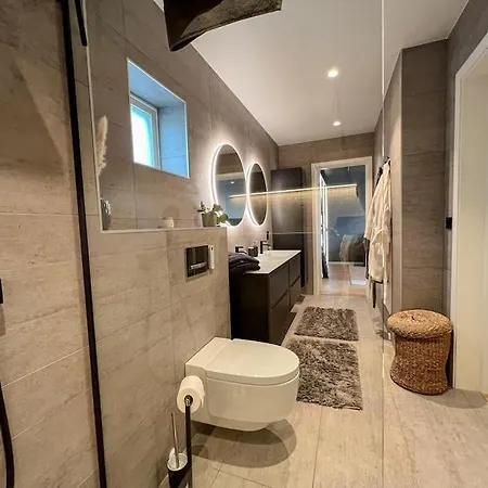 Sjoutsikt, Jacuzzi Og Solfylt برغن