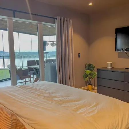 Sjoutsikt, Jacuzzi Og Solfylt Apartamento