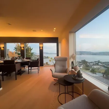 Sjoutsikt, Jacuzzi Og Solfylt Appartement *