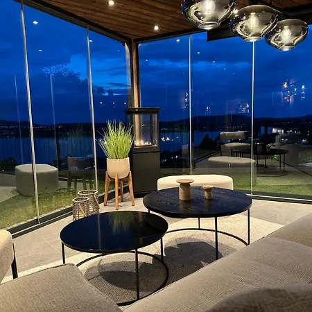 Sjoutsikt, Jacuzzi Og Solfylt Appartement