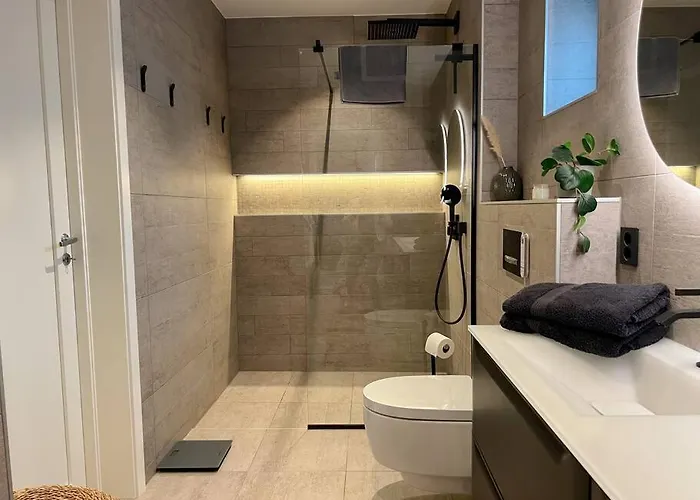 公寓 Sjoutsikt, Jacuzzi Og Solfylt 卑爾根