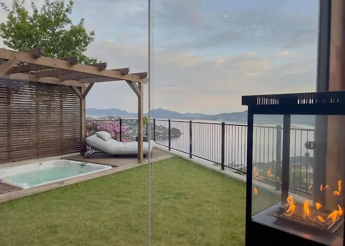 Sjoutsikt, Jacuzzi Og Solfylt