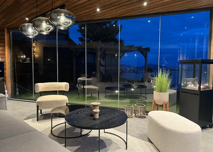 Apartmán Sjoutsikt, Jacuzzi Og Solfylt *