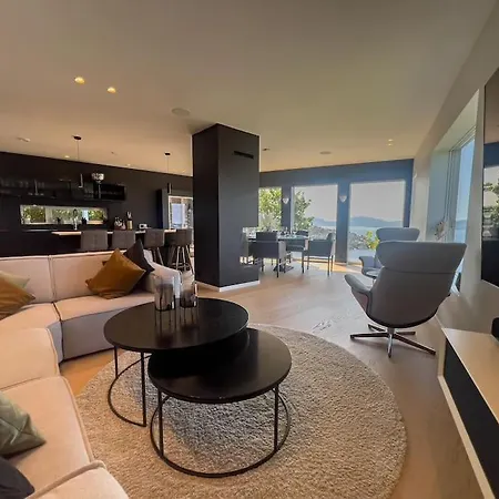 Sjoutsikt, Jacuzzi Og Solfylt