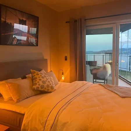 Apartamento Sjoutsikt, Jacuzzi Og Solfylt