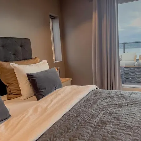 Apartamento Sjoutsikt, Jacuzzi Og Solfylt *